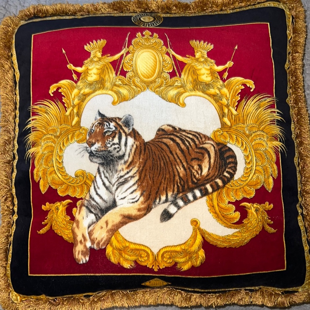 Versace pillow / authentic